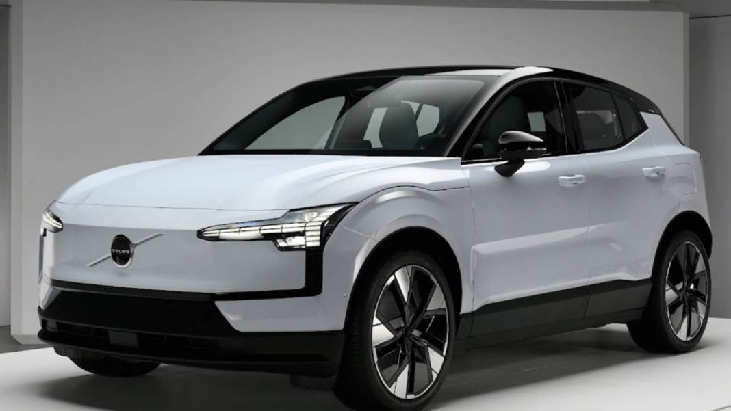 %10 ÖTV’li elektrikli Volvo EX30 satışta! 476 km menziliyle Türkiye pazarını sallıyor! 10
